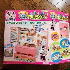 ミニーマウスの中身いっぱい　冷蔵庫