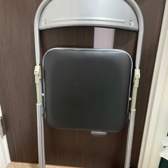 黒のパイプ椅子　おまとめ割有りの画像