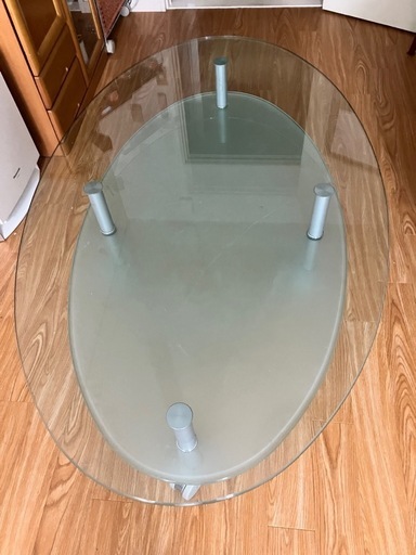 ガラス製ローテーブル
