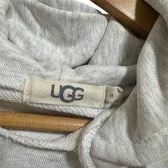 UGG】 グレー フード付きパーカー M (もーよ SALE開催) 沖縄の
