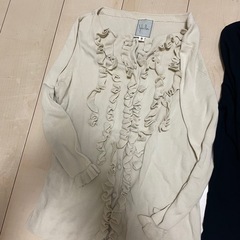 シビラ　フリルカーディガン　ツイストトップスの画像