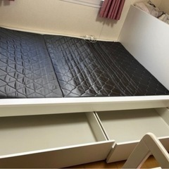 IKEAダブルベッド