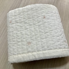 イブル◎星柄100×150㎝　キルティングマット　プレイマット　ラグ