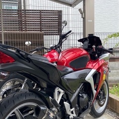 オートバイCBR250Rカスタムの画像