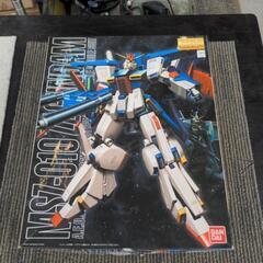 バンダイ　プラモデル　MSZ-010　ダブルゼータガンダム　1/100スケール　マスターグレードモデルの画像