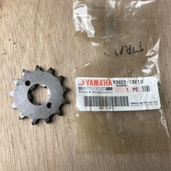 ヤマハ純正　フロント　スプロケット