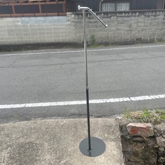 美品  スチール製ハンガーラック 高さ調整付きの画像