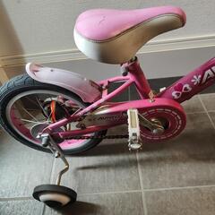 自転車　AVIGO  補助輪付きの画像