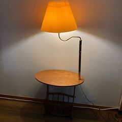 アンティーク調 サイドテーブル付きフロアランプ 西洋風