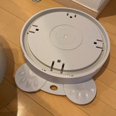 美品！ベビーチェア Hugmuu テーブル付き 離乳食 タイヤ付きの画像