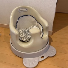 美品！ベビーチェア Hugmuu テーブル付き 離乳食 タイヤ付き