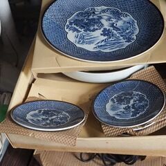 ギフト品、お皿のセット、大皿、大深皿、小皿、未使用品の画像
