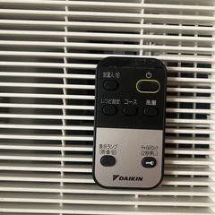 【ジャンク扱い】値下中❣️ダイキン 加湿空気清浄機 MCK55S-Wの画像