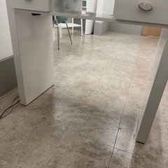 ネイルテーブル格安でお譲りしますの画像