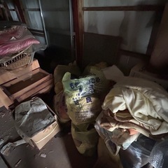 衣類、布団など　木材