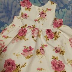 花柄ワンピース＆パンツセットアップの画像