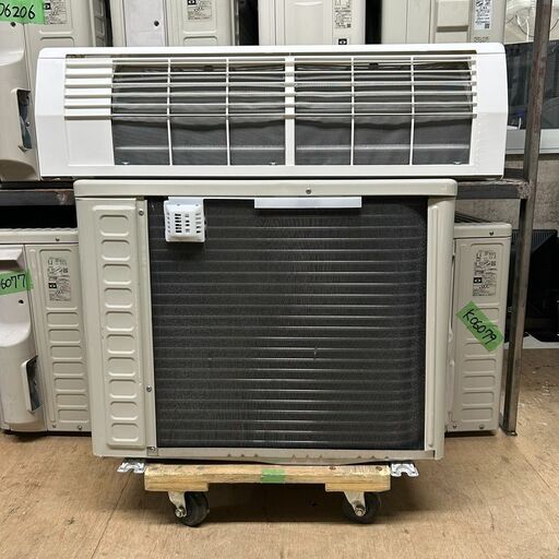 （2022）【格安・・中古・・エアコン】 2020製 日立 2.5KW売ります