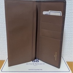 未使用品  GIVENCHY 長財布の画像
