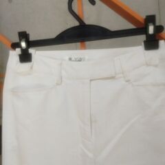 a.v.v レディースパンツ　ゆったり目ストレートシルエット　総裏 　size36の画像