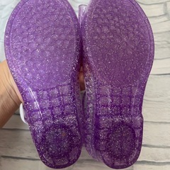 ほぼ未使用✨西松屋光るサンダル　の画像