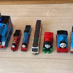 トーマスシリーズとアンパンマンバス