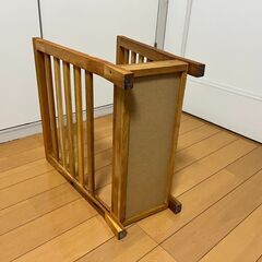 【引取限定】木製のシンプルマガジンラックの画像