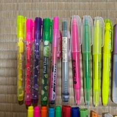 蛍光ペン　カラーペン　まとめ売り　28本の画像