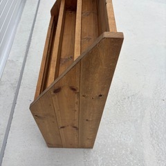 木製マガジンラックの画像