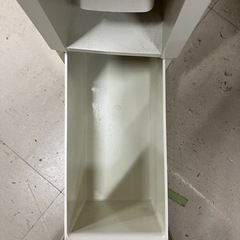 ☆値下げ☆O2505-741 スリム 米びつ キャスター付き キズ 汚れありの画像