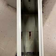☆値下げ☆O2505-741 スリム 米びつ キャスター付き キズ 汚れありの画像