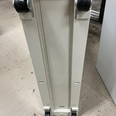 ☆値下げ☆O2505-741 スリム 米びつ キャスター付き キズ 汚れありの画像
