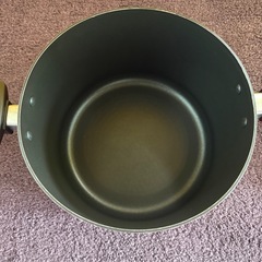 深型22cm鍋　落書きあります♪の画像