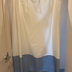 小窓　カーテン 