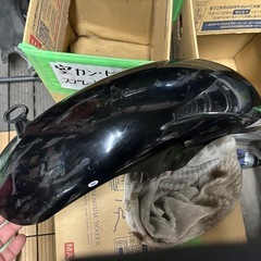 フロントフェンダー　CB400SF?xjr400？不明品の画像