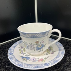 ロイヤルドルトンのカップ&ソーサー