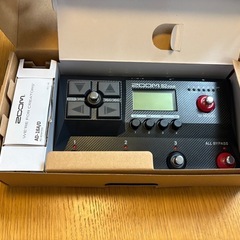 美品　ZOOM マルチエフェクター B2 FOUR ベースエフェクター　ズームの画像