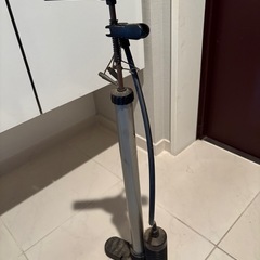 自転車タイヤ空気入れ
