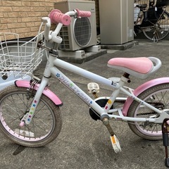 子ども用ピンクの自転車
