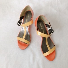 BUCCIA サンダル オレンジ Mサイズ 新品の画像