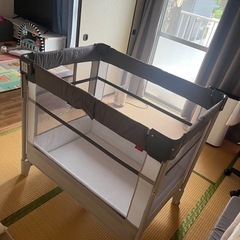 (譲り先決定)【中古品】アップリカ ココネルエアー ベビーベッドの画像