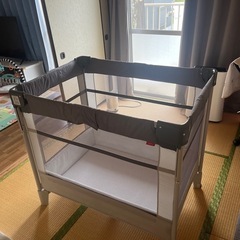 【中古品】アップリカ ココネルエアー ベビーベッド