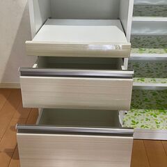 ■NITORI（ニトリ）■レンジ台食器棚の画像