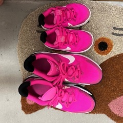 NIKEピンクスニーカー