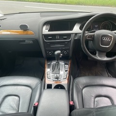 22年　アウディA4 クワトロ　4WD 現状販売　本革　ナビ　TV ETCの画像