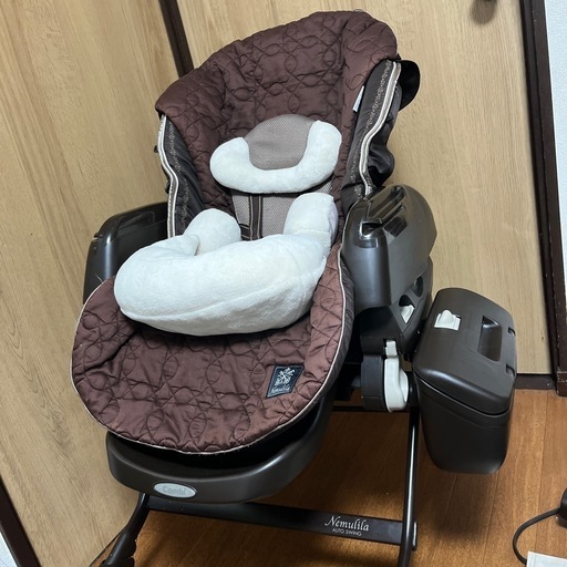 電動　ネムリラ　Auto swing  エッグショック（抱っこされているように包み込むクッション）　ハイローチェア　付属品あり