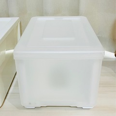 透明の衣装ケース（小）