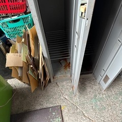 いくらでなら？スチールロッカーの画像