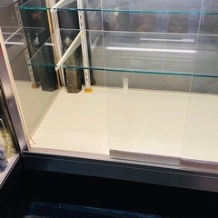 業務用 ガラスショーケース 購入価格15万円の画像