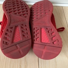アディダス スニーカー 赤の画像