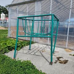 牧草ロール草架②